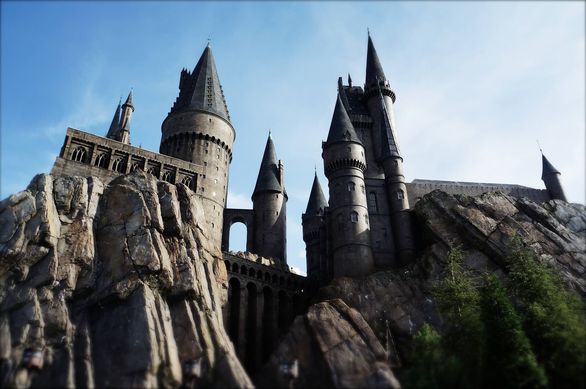 Castle used in the Harry Potter films as Hogwats