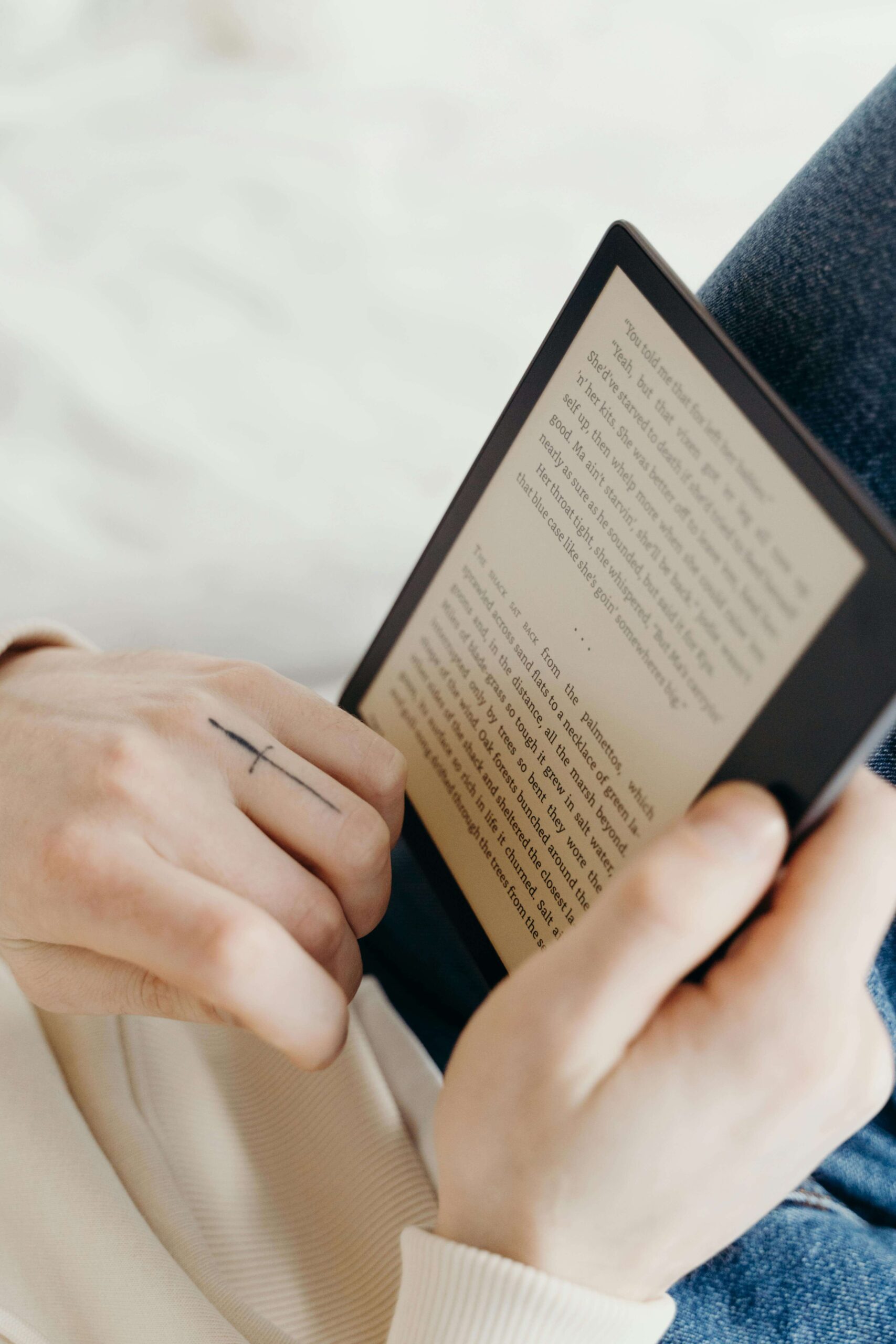 reader reading Google Play ebook